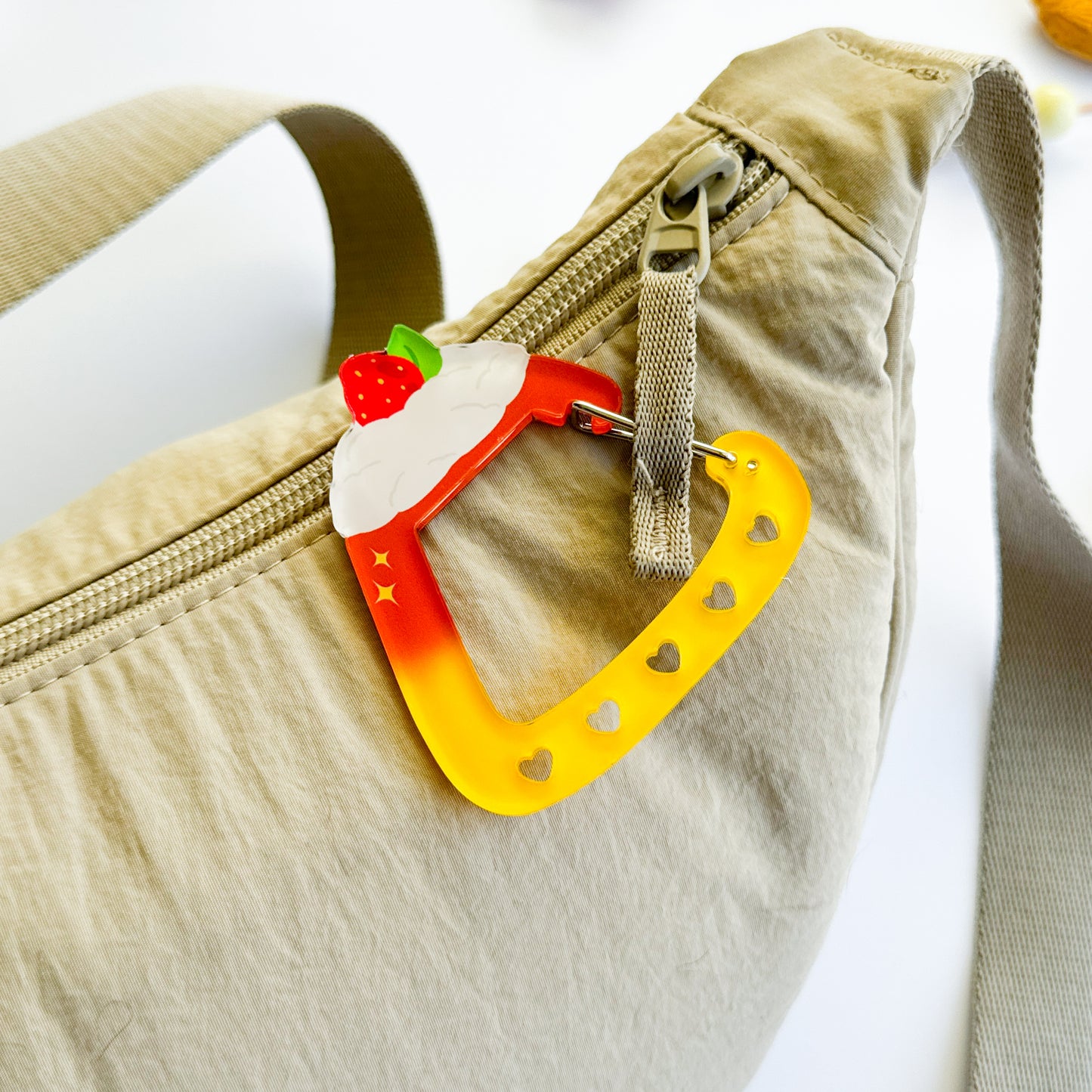 Flan Acrylic Carabiner