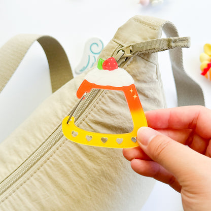 Flan Acrylic Carabiner